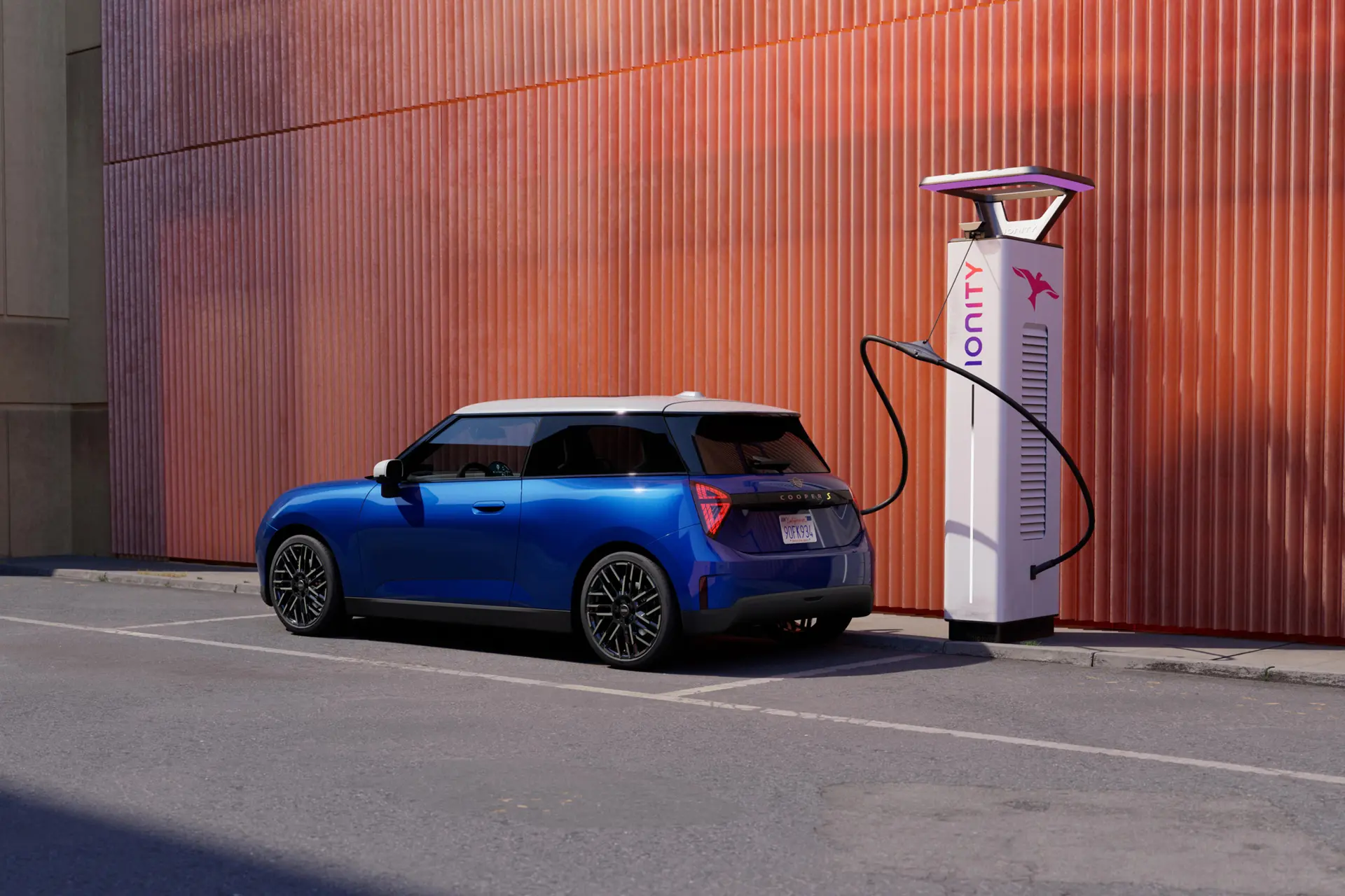 MINI potpuno električni - punjenje - javno napajanje