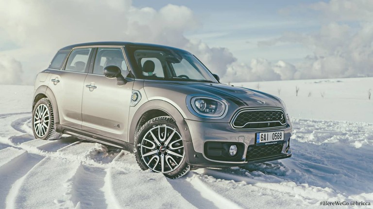 MINI originalni točkovi – zimske gume označene zvezdicom – ?