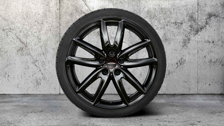 18-inčni JCW Grip Spoke točkovi – stil 815 – Jet crne boje