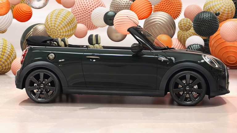 MINI Convertible - Resolute edicija - Rebel zelene boje: