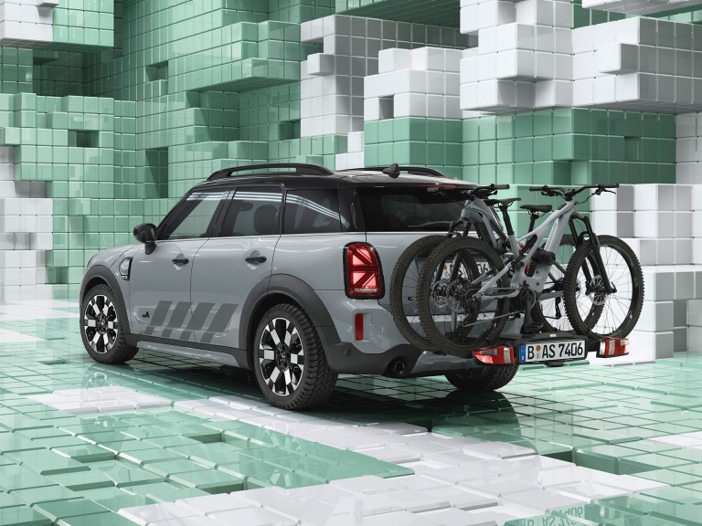 MINI Countryman Untamed Edicija – zadnji deo – nosač bicikla