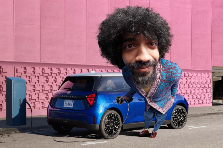 MINI potpuno električni - punjenje - javno napajanje