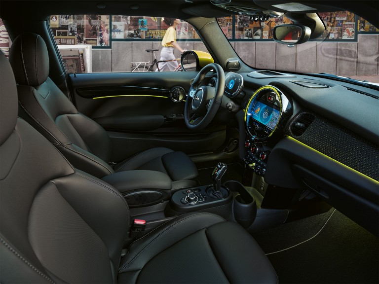 MINI 3 vrata Cooper SE – enterijer – ambijentalno svetlo
