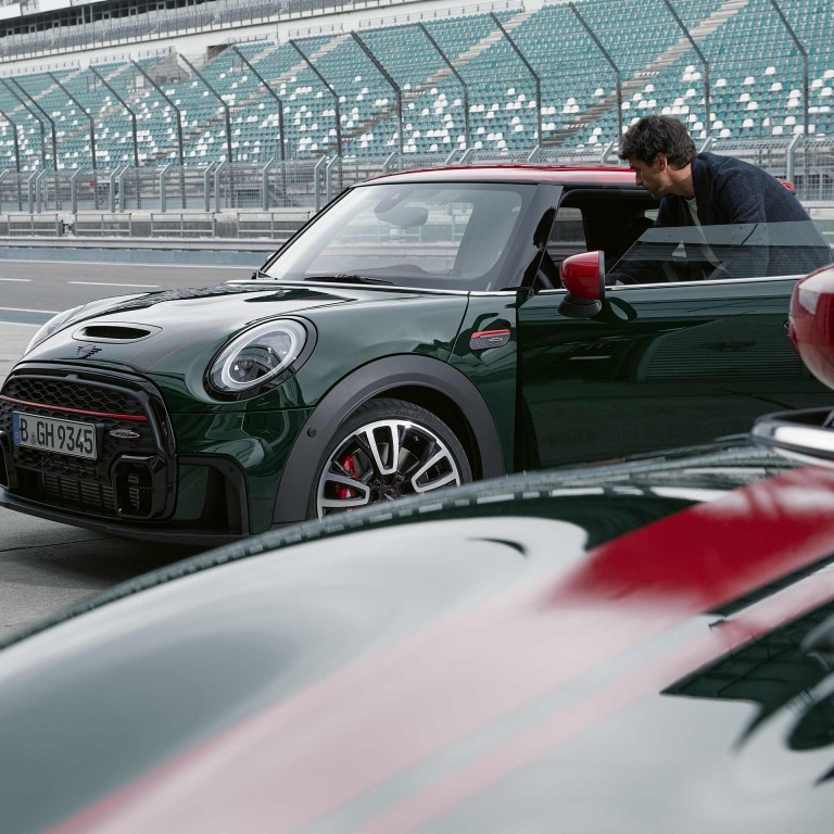 MINI John Cooper Works Clubman – zeleni i crveni – izgled sa strane