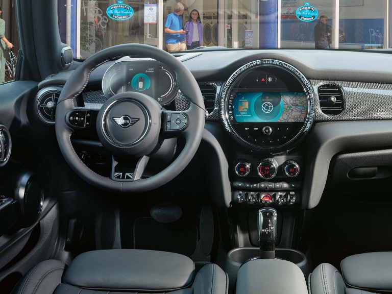MINI Hatch 5-vrata-kokpit-tehnologija kabine