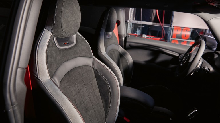 MINI John Cooper Works GP – sedišta – nasloni za glavu