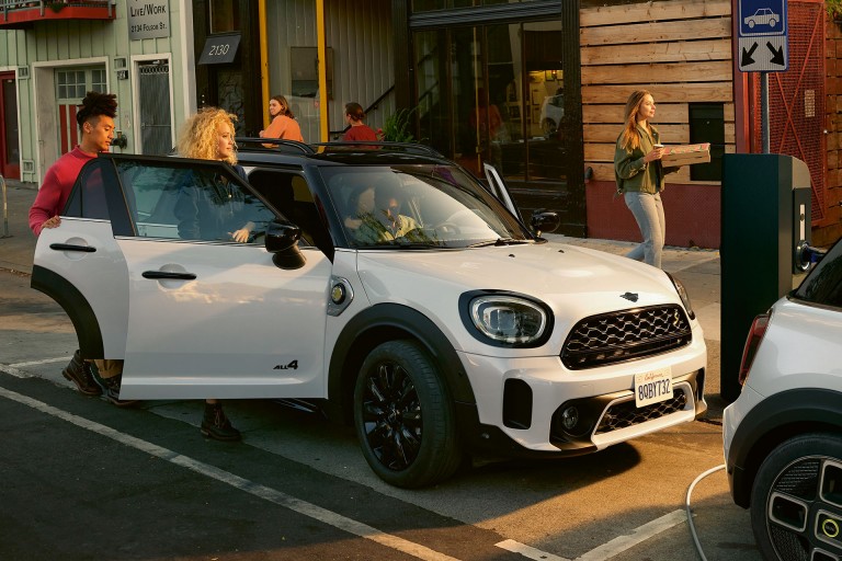 MINI PHEV – dodatna oprema – nosač za bicikle