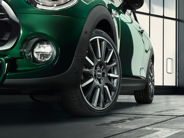 MINI Hatch sa 3 vrata – zelene boje – točkovi i gume