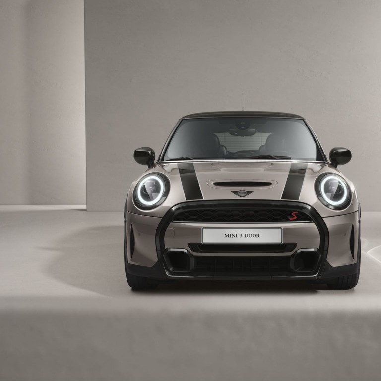 MINI Hatch 3 vrata-izgled sa strane-siva i crna