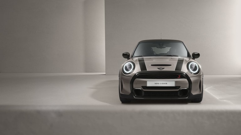 MINI Hatch 3 vrata-izgled sa strane-siva i crna