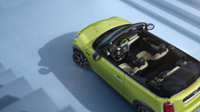 MINI Cabrio – bočni izgled – žuti