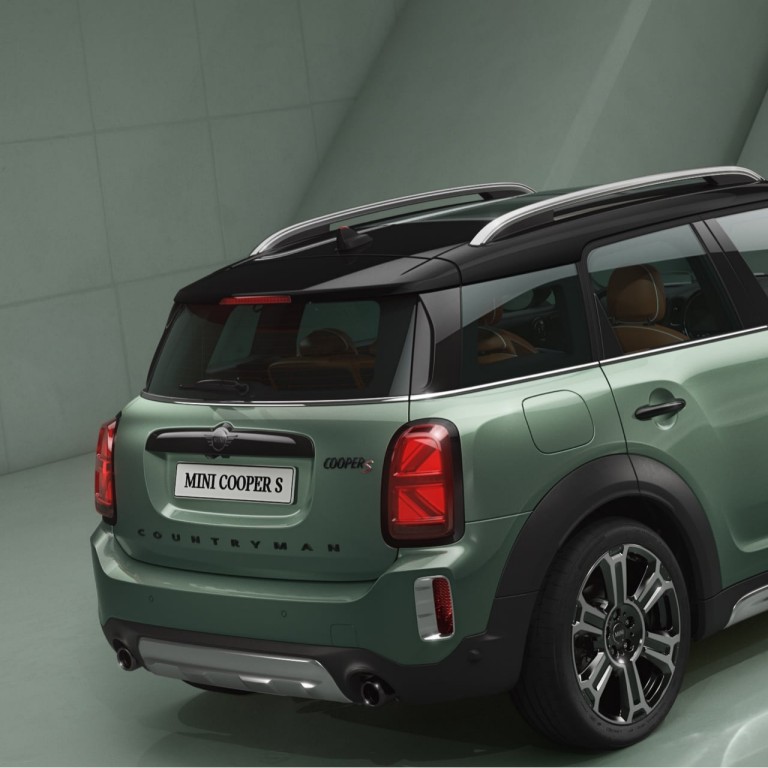 MINI Countryman – sa strane – zeleni i crni 
