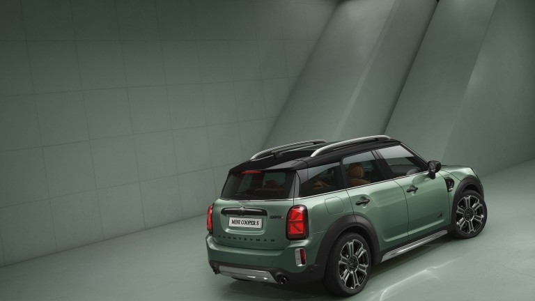 MINI Countryman – sa strane – zeleni i crni 